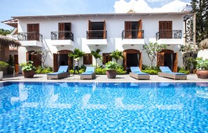 Outdoor pool - La Casita Saigon (Ho Chi Minh City)