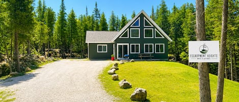 Comfort Cottage, 3 Bedrooms, Non Smoking | Blackout drapes, soundproofing, free WiFi, bed sheets