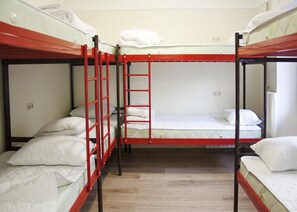 Strygejern/strygebræt, gratis Wi-Fi, sengetøj