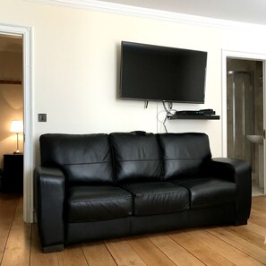 슈피리어룸 | 거실 공간 | 플라스마 TV, 넷플릭스