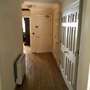 Hallway - Violet Lodge (Dublin)