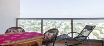 Modern Apartment With Sea View