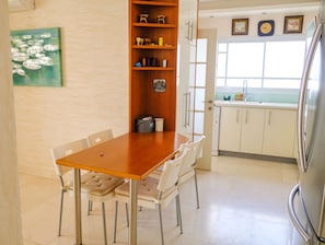 Business House, 3 Bedrooms | Private kitchen | Full-size fridge, microwave, dishwasher, coffee/tea maker