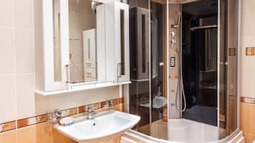 Luxury Apartment, 1 Bedroom | Bathroom | Free toiletries, hair dryer, slippers, towels