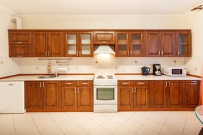 Luxury Apartment, 1 Bedroom | Private kitchen