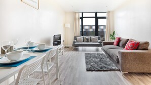 Appartement Deluxe, 2 chambres, cuisine | Salle de séjour