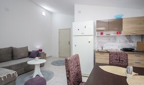 Economy Apartment | In-room dining - Becka apartments (Bar)