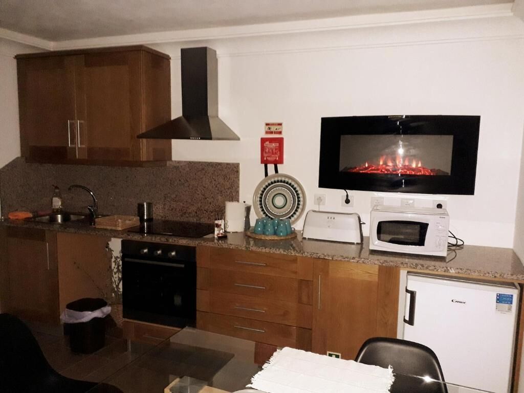 Fridge, microwave, espresso maker, coffee/tea maker