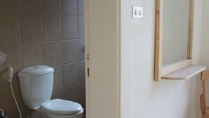 Basic-Zweibettzimmer, eigenes Bad | Badezimmer