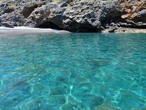 Beach nearby, scuba diving, snorkelling, fishing - Kalogirou Stone House (Dirfys-Messapia)