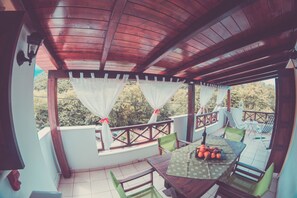 Balcony - Kalogirou Stone House (Dirfys-Messapia)