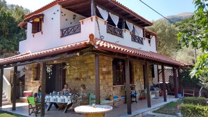 Front of property - Kalogirou Stone House (Dirfys-Messapia)