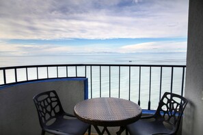 Comfort Apartment, 1 Bedroom, Smoking, Sea View | Premium bedding, in-room safe, desk, soundproofing - Horizons Apart Hotel Official (Batumi)