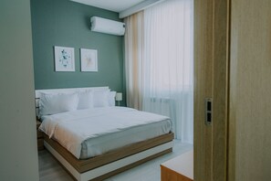 Apartment, 1 Bedroom, Sea View | Premium bedding, in-room safe, desk, soundproofing - Horizons Apart Hotel Official (Batumi)