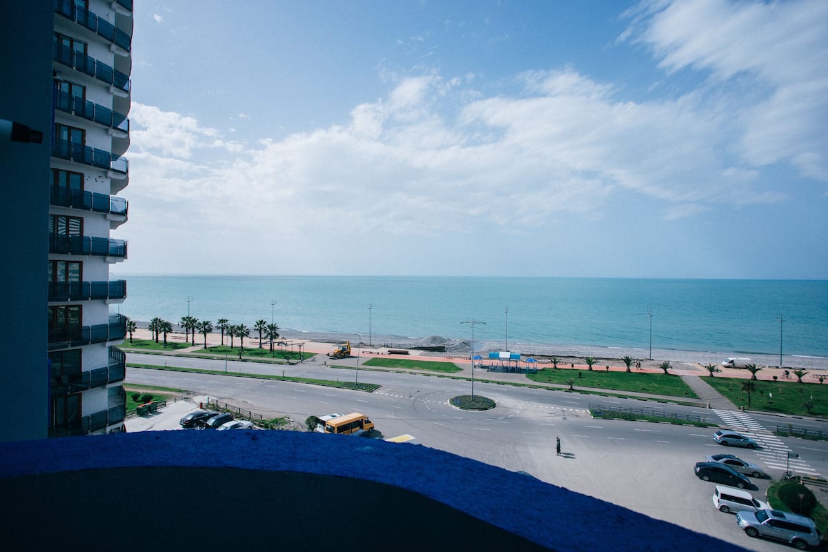 Comfort Studio, Partial Sea View | 1 bedroom, premium bedding, in-room safe, desk