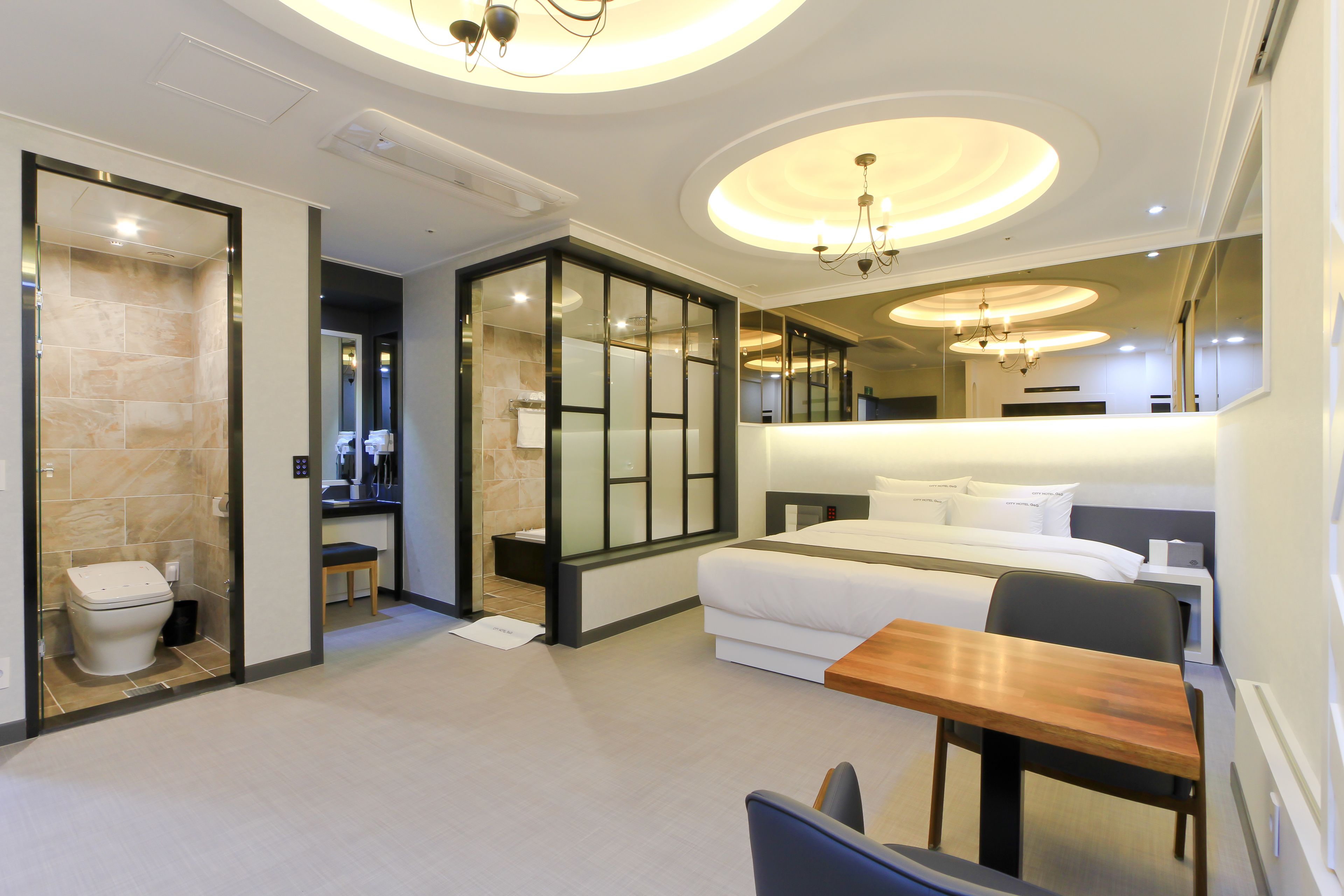 standard room | in-room safe, blackout curtains, soundproofing, free wifi