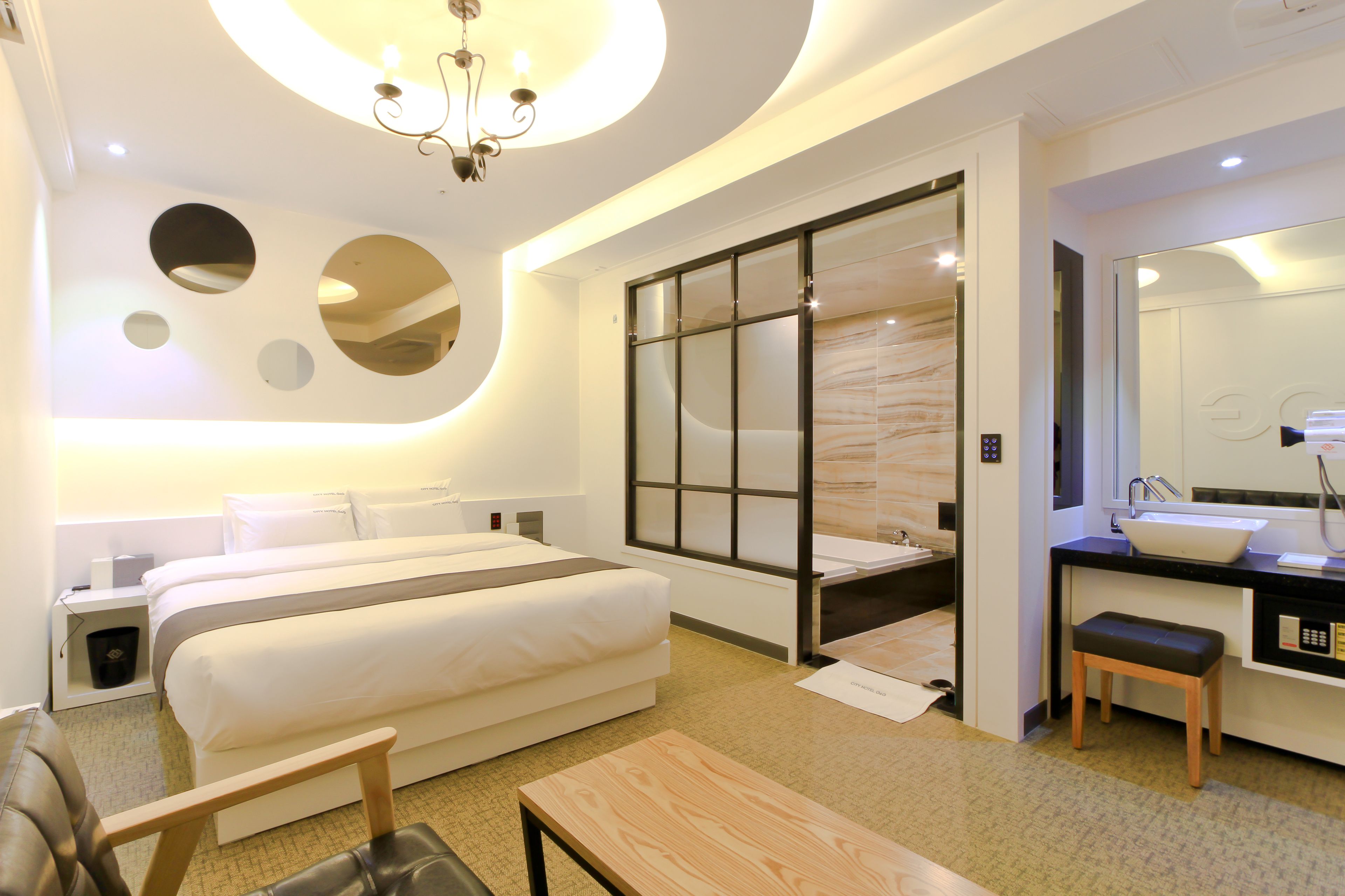 deluxe room | in-room safe, blackout curtains, soundproofing, free wifi