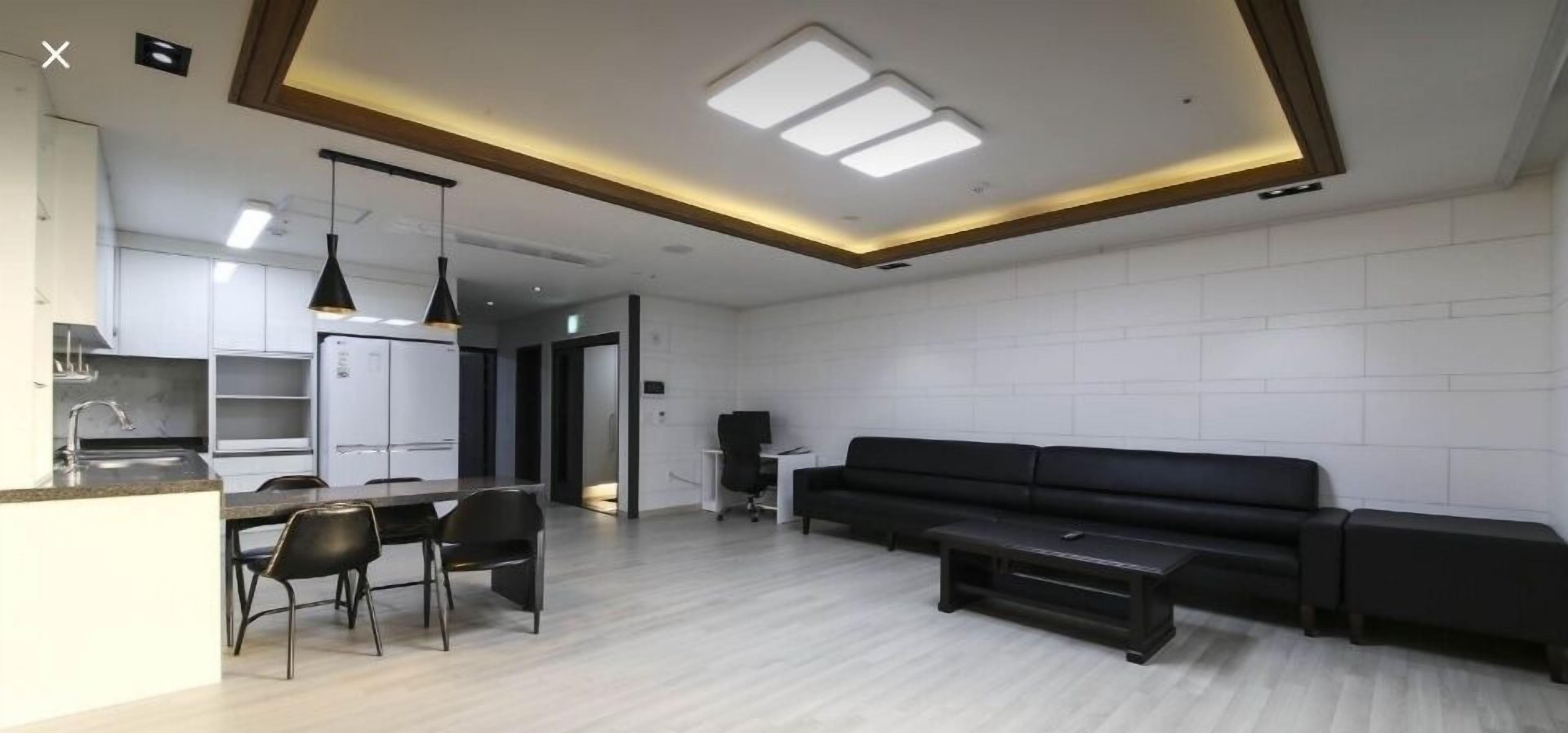 studio suite | living room | led tv, computer, pay films