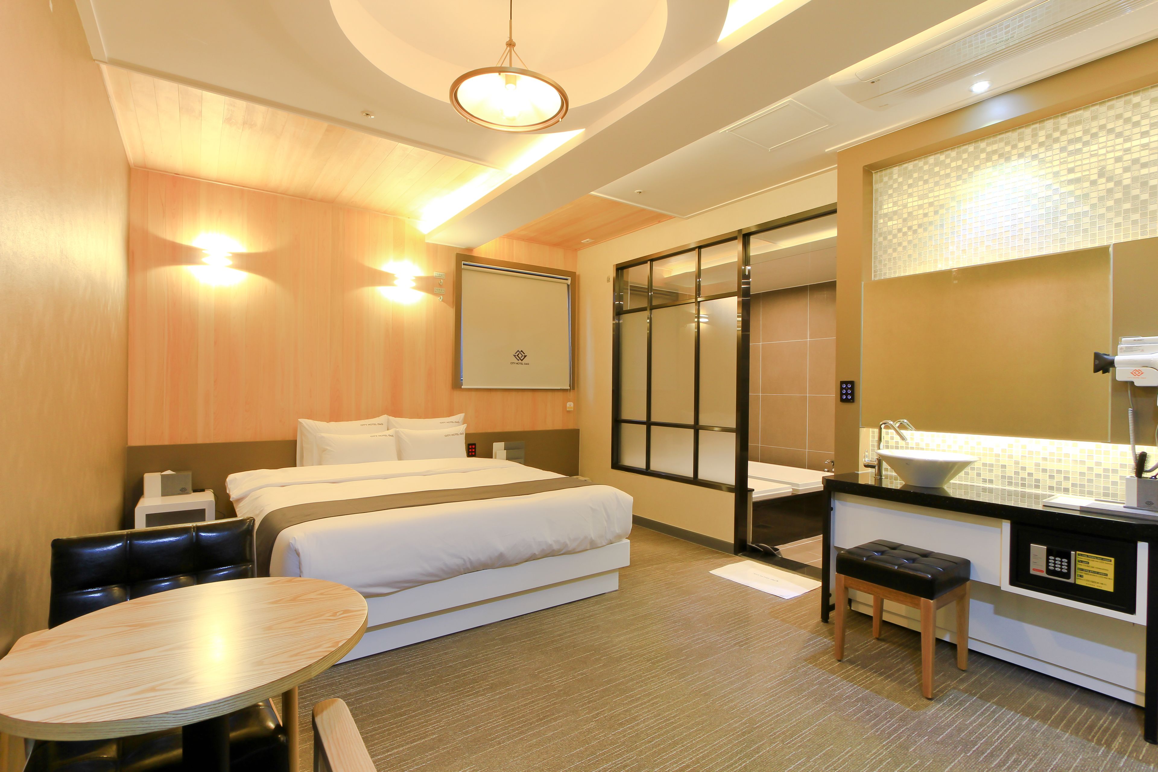standard room | in-room safe, blackout curtains, soundproofing, free wifi