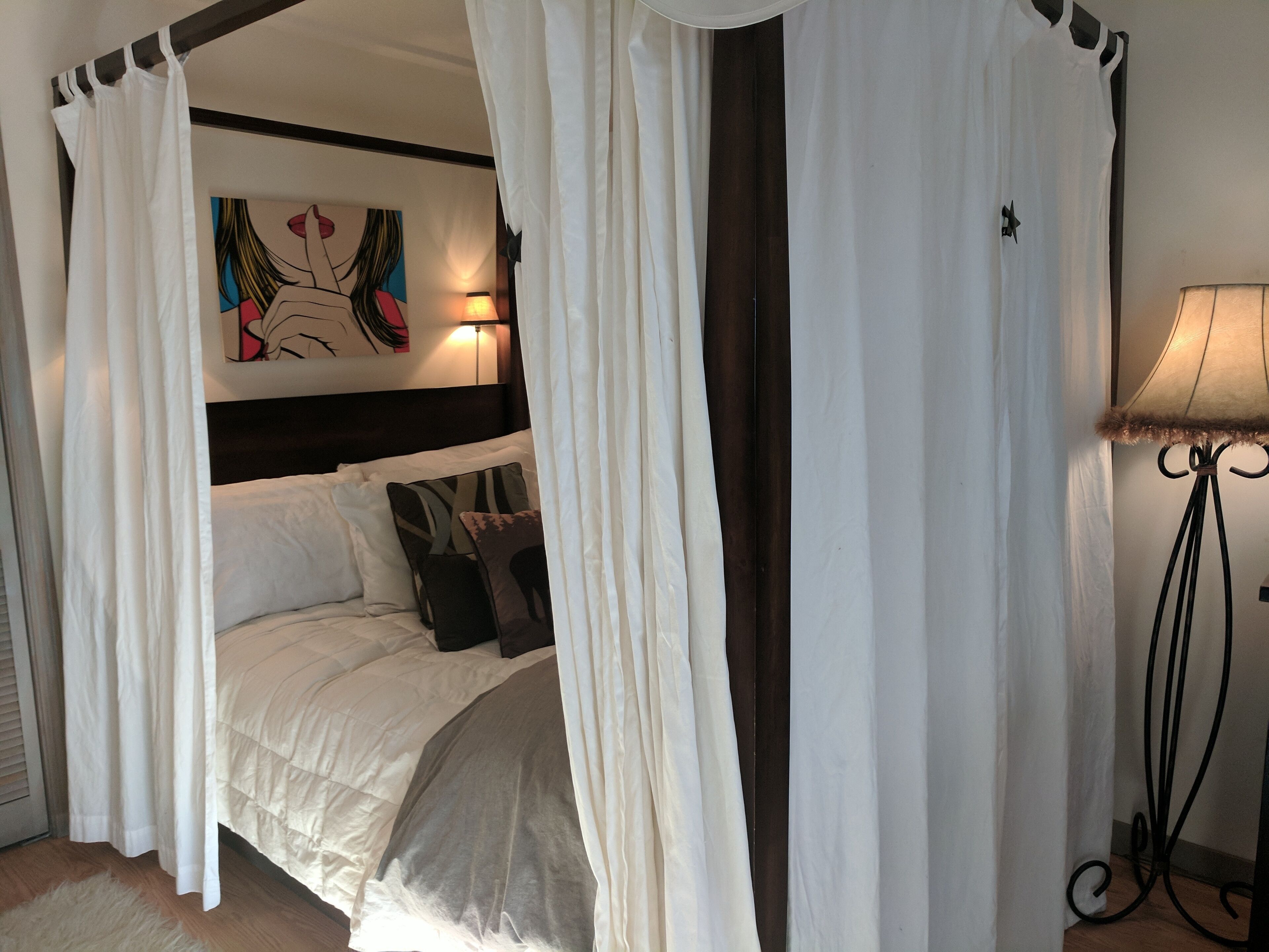 2 habitaciones, escritorio, tabla de planchar con plancha y wifi 