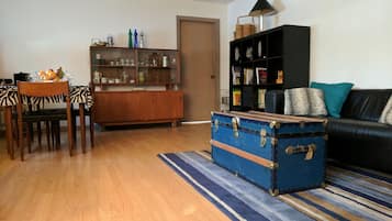 Älytelevisio, kirjoja, suoratoistopalvelut