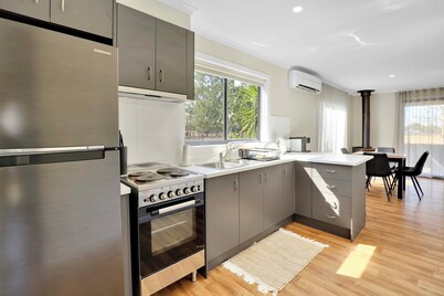 Guest house farm stay located in diggers rest close to airport Melbourne 