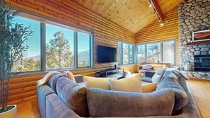 Smart TV, fireplace, DVD player