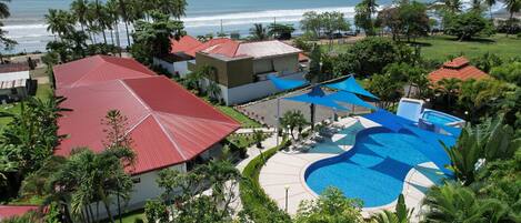 حمّام سباحة خارجي