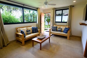 Älytelevisio, pöytäjalkapallopöytä, pöytätennispöytä, stereot