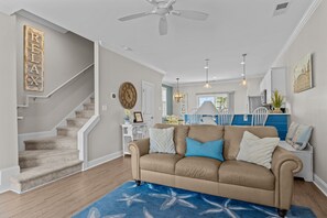 Smart TV, books - Beach Villa with Tropical Pool (Atlantic Beach)