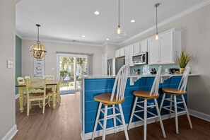 Fridge, microwave, oven, stovetop - Beach Villa with Tropical Pool (Atlantic Beach)