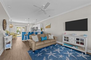 Smart TV, books - Beach Villa with Tropical Pool (Atlantic Beach)