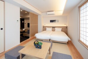 Down comforters, in-room safe, desk, blackout drapes - MIMARU Tokyo Ueno East (Tokyo)