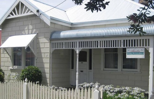 ALANDRA - Light Filled | Centrally Located |  Airconditioned