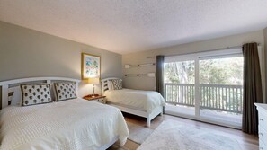 2 bedrooms, iron/ironing board, internet, bed sheets - Short walk or bike ride to the beach and Palmetto Dunes golf! (Hilton Head)