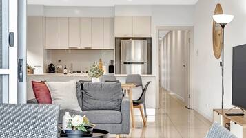 Smart TV, DVD player, books, stereo