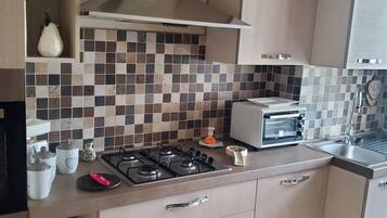 Kühlschrank, Ofen, Herdplatte, Geschirrspüler