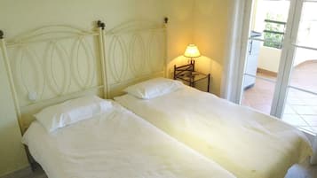 2 bedrooms, iron/ironing board, travel crib, free WiFi