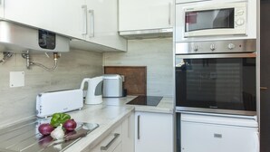 Unclassified image, 5 of 26, button - B12 - TorraltinhaApartment (Lagos)