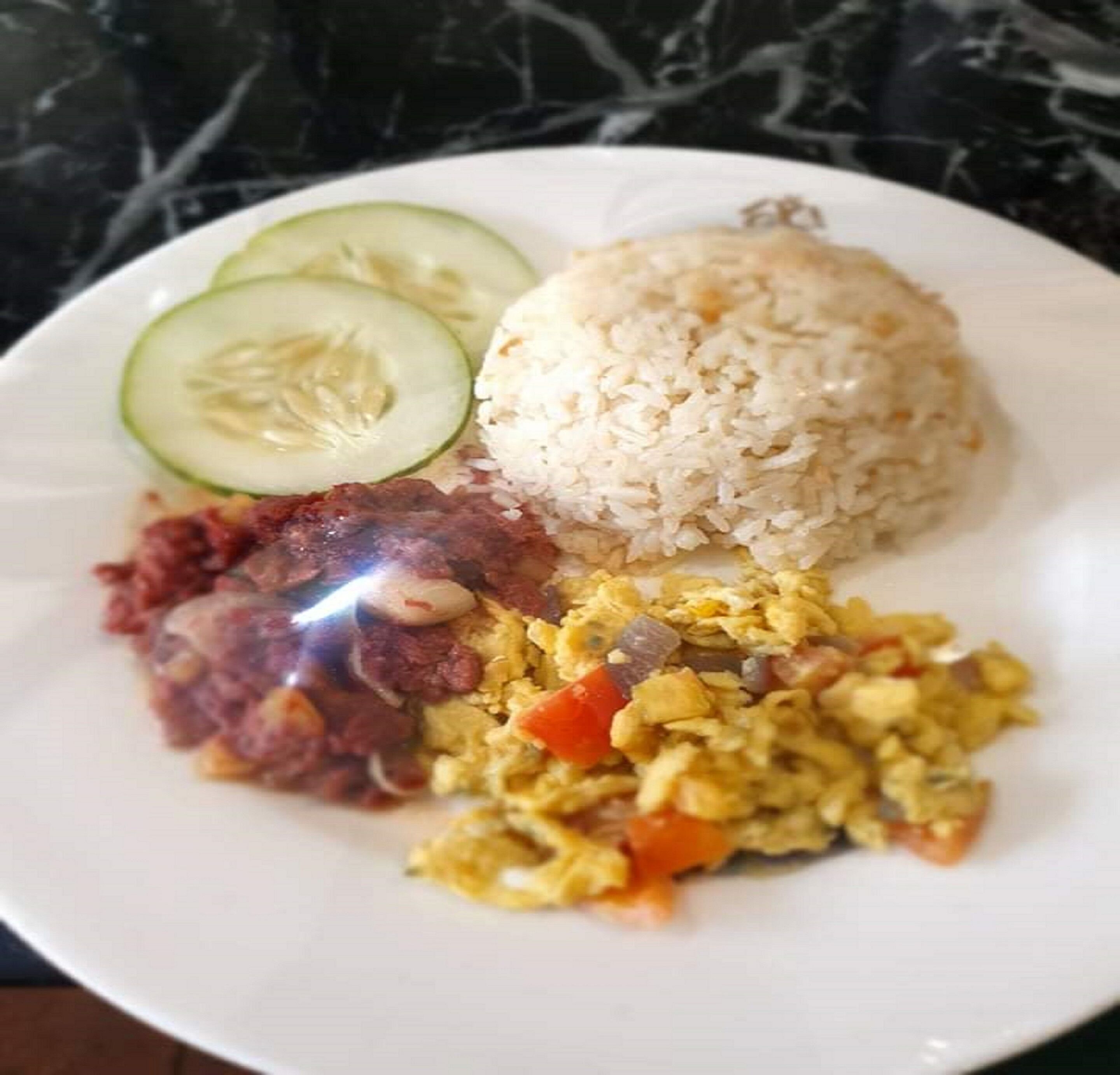 daily buffet breakfast (php 385 per person)