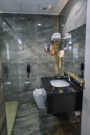 Ducha, cabezal de ducha tipo lluvia, artículos de tocador gratuitos