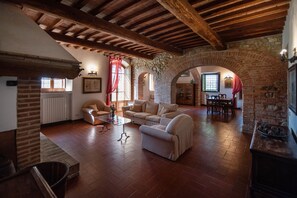 TV, fireplace, offices - Beautiful house on garden with shared pool just a few minutes Siena Tuscany (Siena)