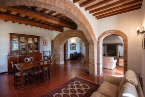 Téléviseur, foyer, bureau