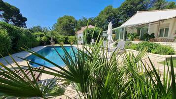 Piscine extérieure, piscine chauffée