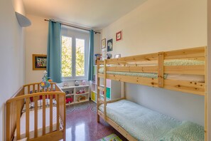 2 bedrooms, in-room safe, desk, iron/ironing board - A Beautiful House in Genoa (Genova)