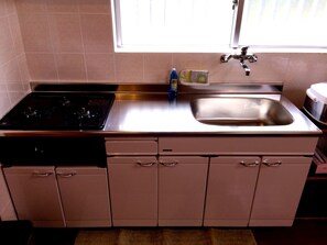 獨棟房屋 | 私人小型廚房 | 大型冰箱、微波爐、烤箱、爐台