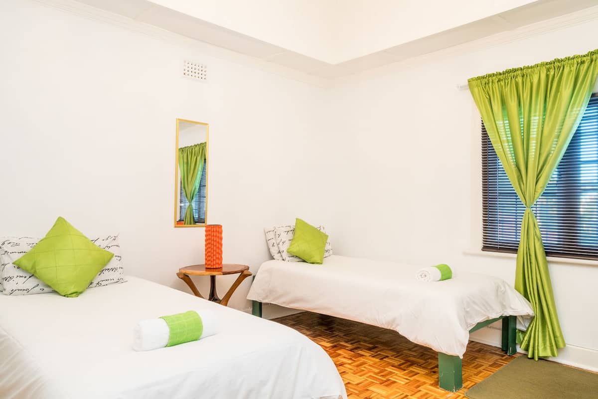 4 habitaciones, ropa de cama de alta calidad y cubrecamas 