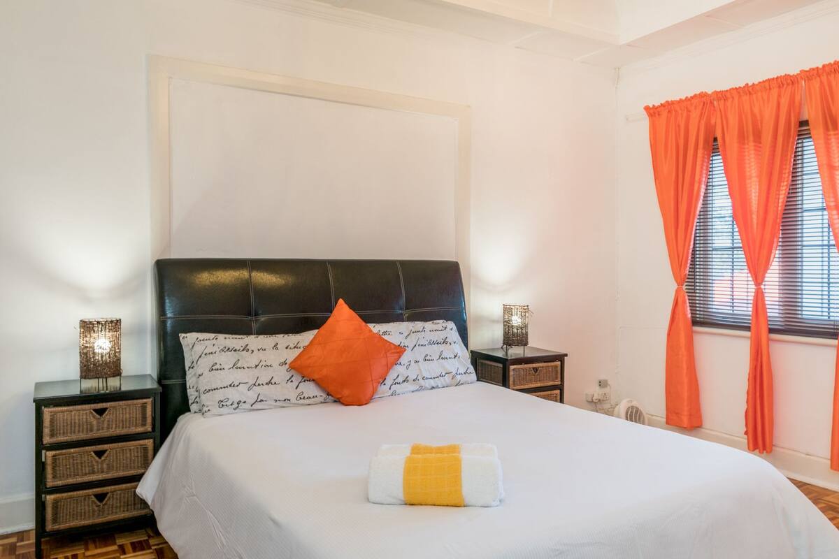 4 habitaciones, ropa de cama de alta calidad y cubrecamas 