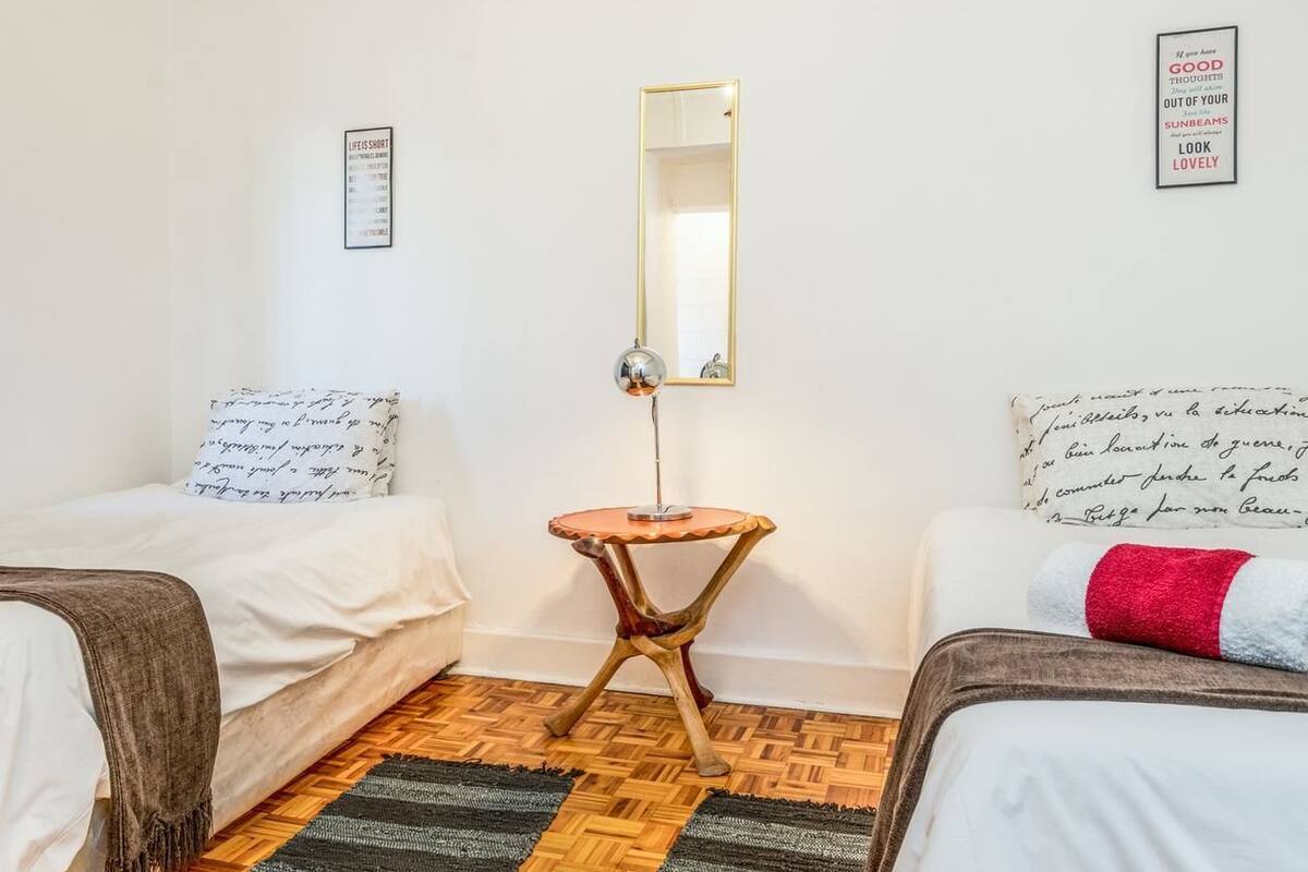 4 habitaciones, ropa de cama de alta calidad y cubrecamas 