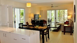 Departamento, 3 habitaciones, balcón, vista al jardín | Servicio a la habitación